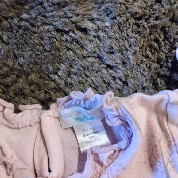 Feather baby Ruffle Tree Print Pima Cotton Footie Sleeper 0-3 Months - Picture 3 of 4